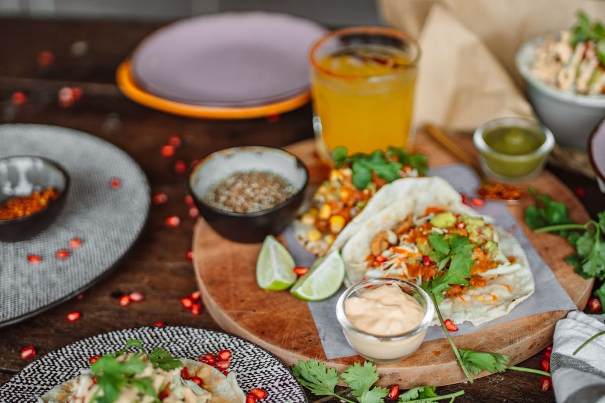 Tacos montados com tortilha de milho